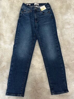 NWT Universal Thread 80s slim Jeans mid rise 2 short